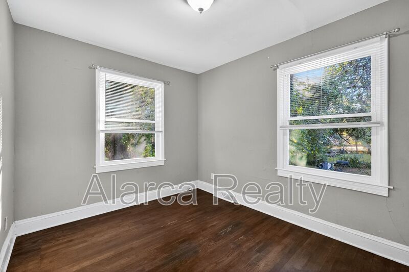 For Rent: 1137 Skyview Rd Charlotte NC 28208 property image