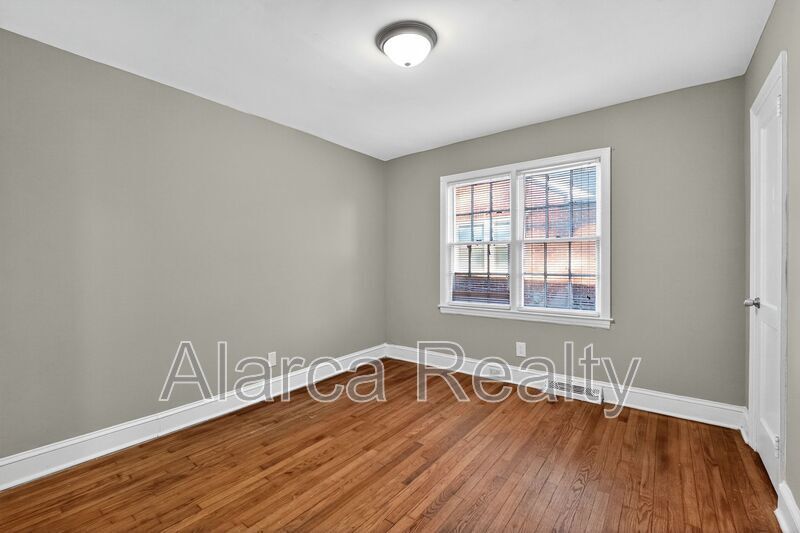 For Rent: 1137 Skyview Rd Charlotte NC 28208 property image