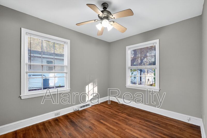 For Rent: 1137 Skyview Rd Charlotte NC 28208 property image