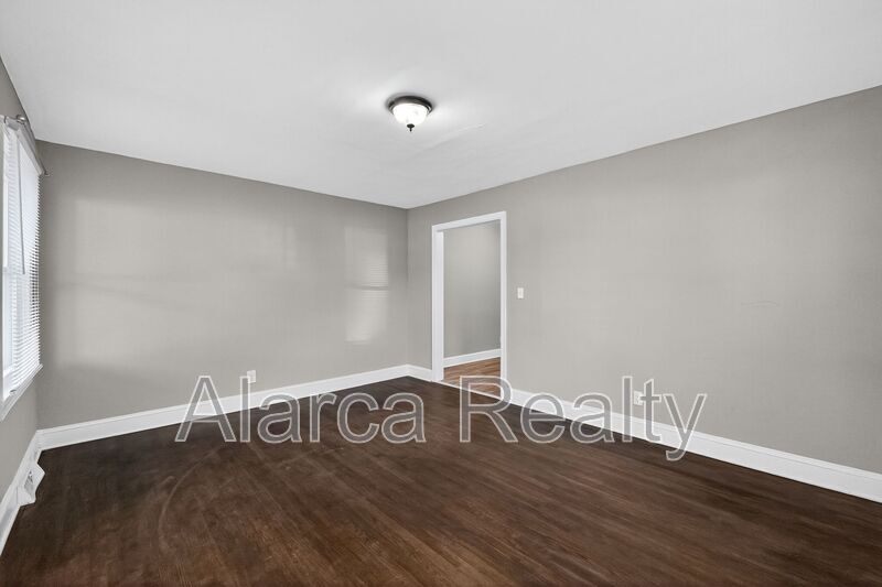 For Rent: 1137 Skyview Rd Charlotte NC 28208 property image