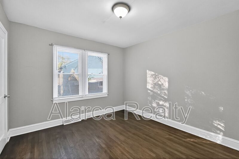 For Rent: 1137 Skyview Rd Charlotte NC 28208 property image