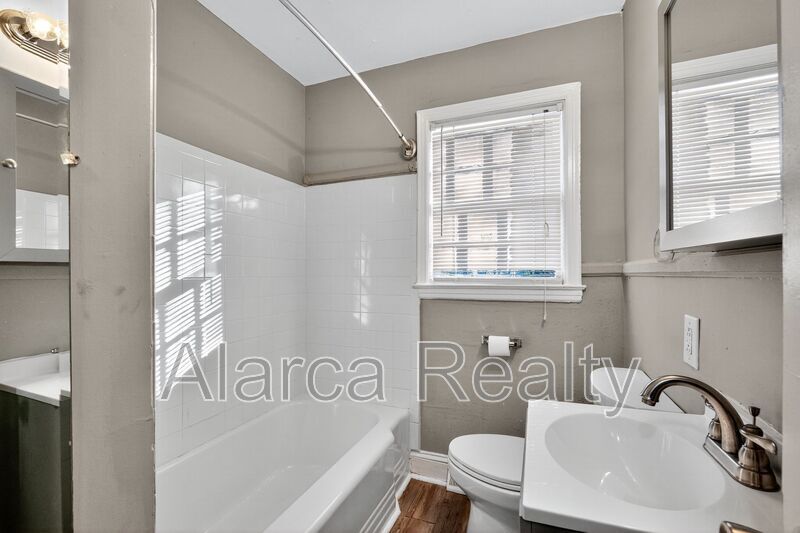 For Rent: 1137 Skyview Rd Charlotte NC 28208 property image