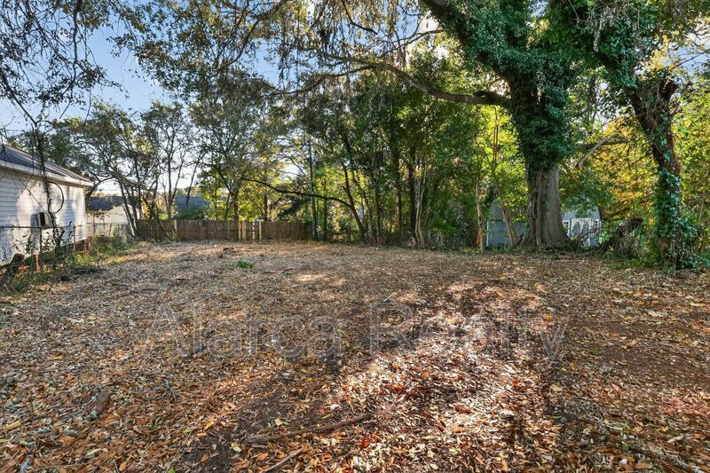 For Rent: 1137 Skyview Rd Charlotte NC 28208 property image