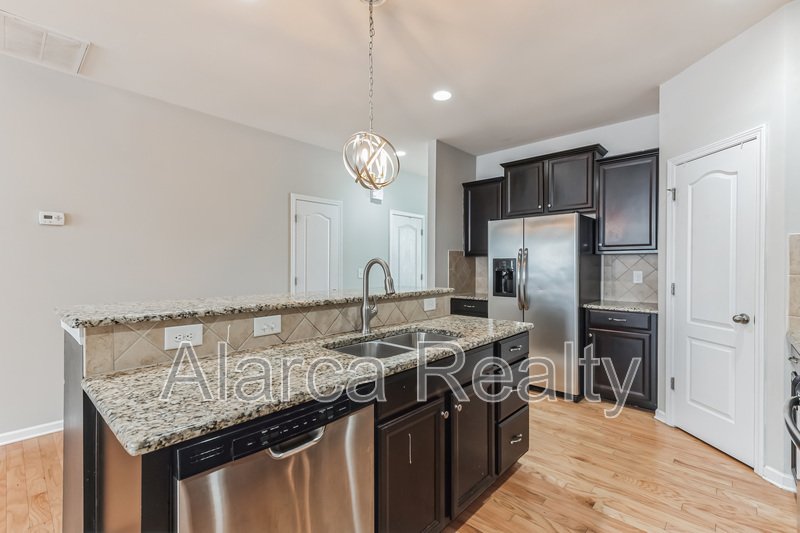 For Rent: 8285 Viewpoint Ln Cornelius NC 28031 property image