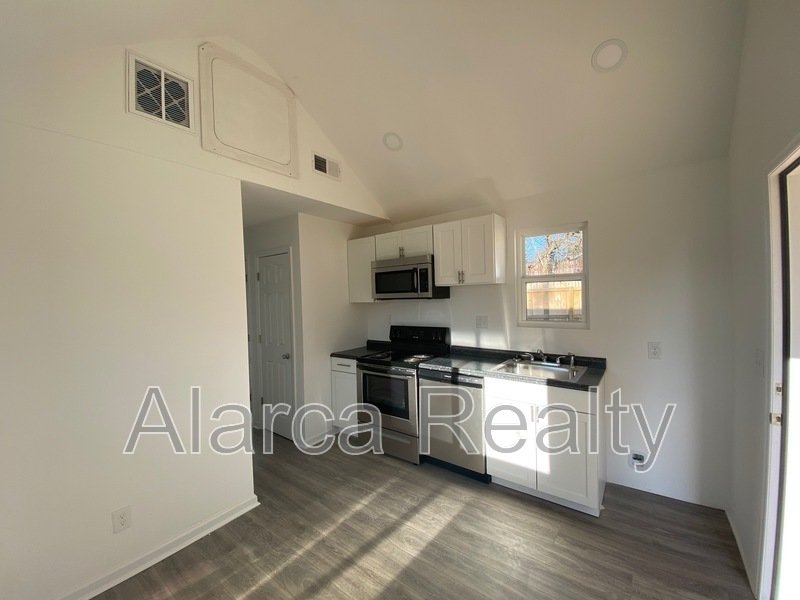 For Rent: 1515 Kimberly Rd Charlotte NC 28208 property image