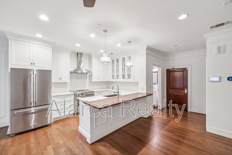 For Rent: 400 N Church St Unit 204 Charlotte NC 28202 property image