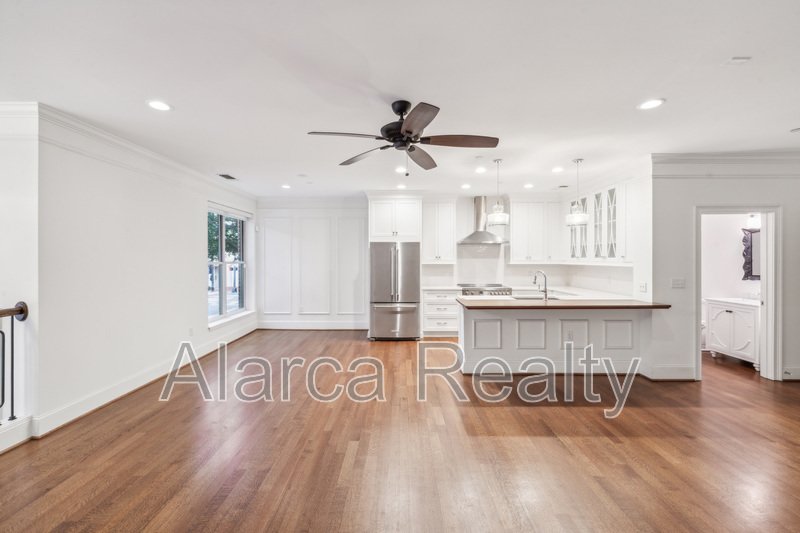 For Rent: 400 N Church St Unit 204 Charlotte NC 28202 property image