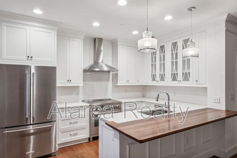 For Rent: 400 N Church St Unit 204 Charlotte NC 28202 property image