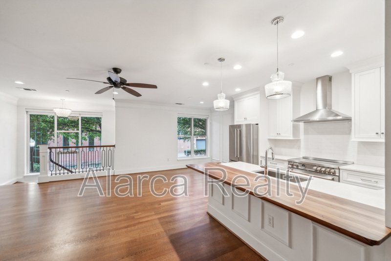 For Rent: 400 N Church St Unit 204 Charlotte NC 28202 property image