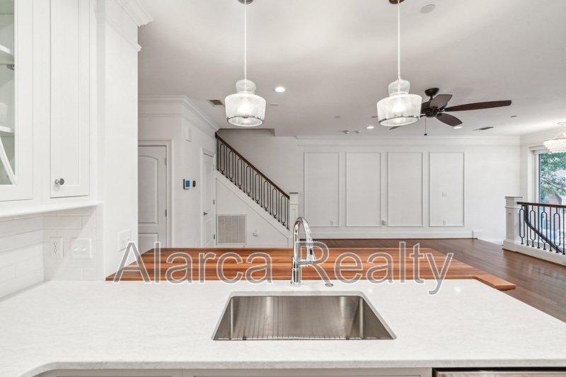 For Rent: 400 N Church St Unit 204 Charlotte NC 28202 property image