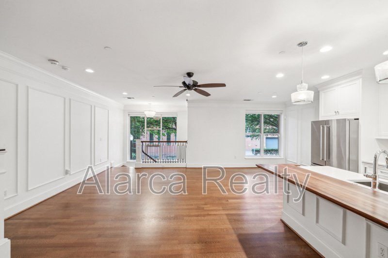 For Rent: 400 N Church St Unit 204 Charlotte NC 28202 property image