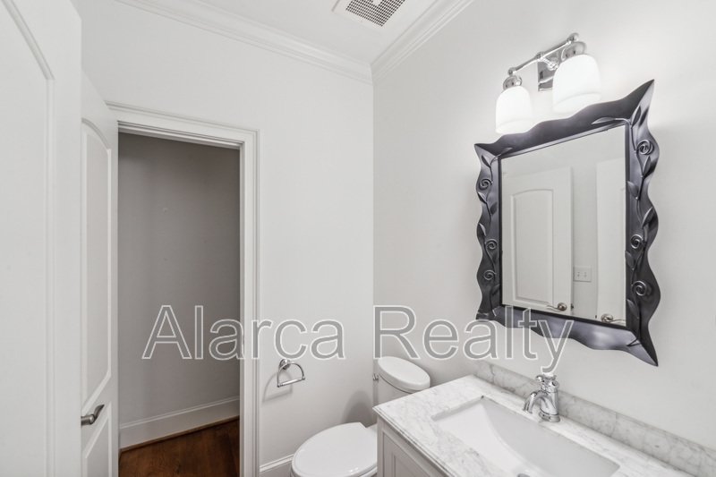 For Rent: 400 N Church St Unit 204 Charlotte NC 28202 property image