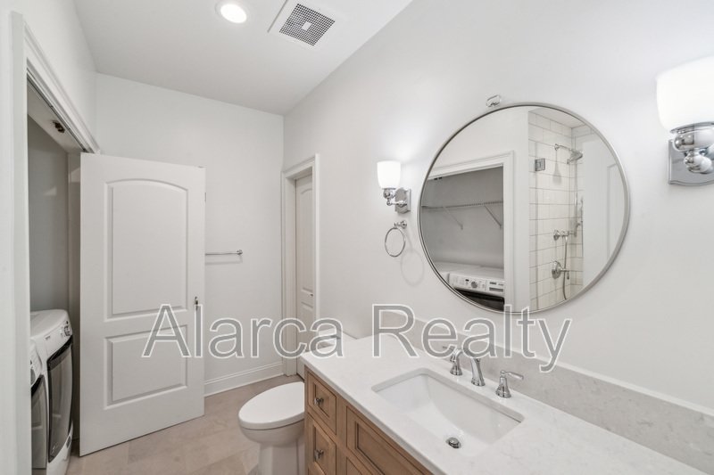 For Rent: 400 N Church St Unit 204 Charlotte NC 28202 property image