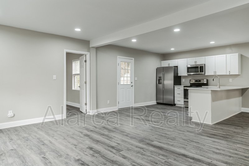 For Rent: 1219 Skyview Dr, Charlotte, NC  28208 property image