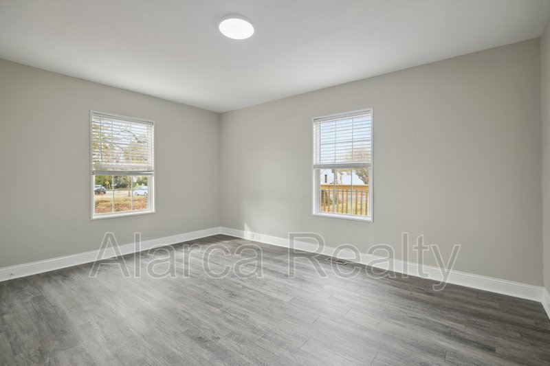 For Rent: 1219 Skyview Dr, Charlotte, NC  28208 property image