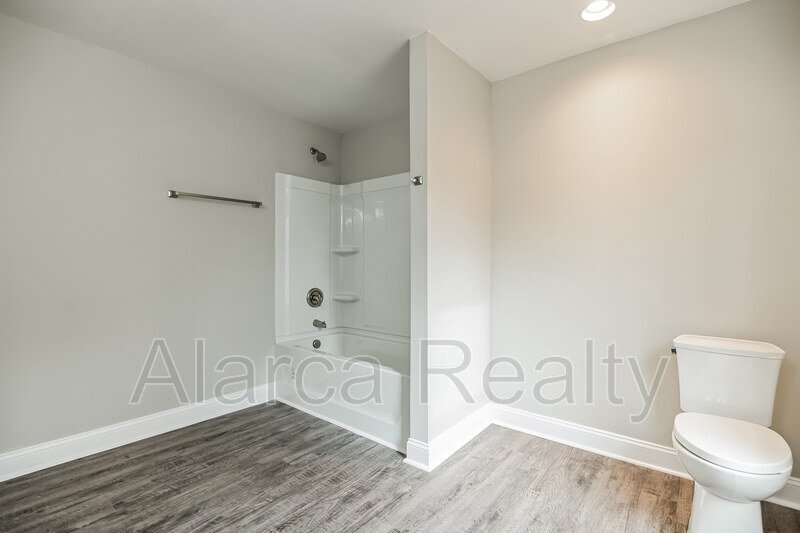 For Rent: 1219 Skyview Dr, Charlotte, NC  28208 property image