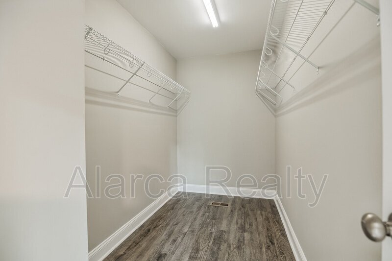 For Rent: 1219 Skyview Dr, Charlotte, NC  28208 property image