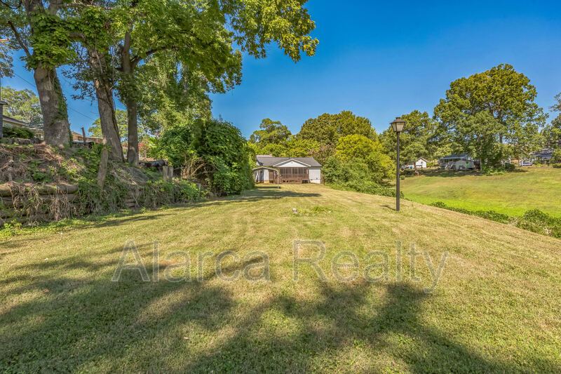 For Rent: 43B Court St Belmont NC 28012 property image