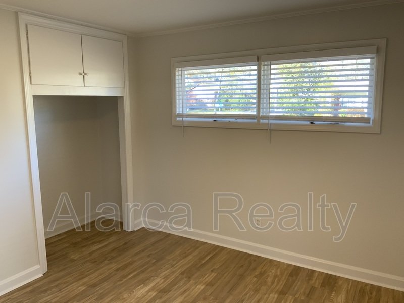 For Rent: 3633 Carlyle Dr, Charlotte, NC  28208 property image