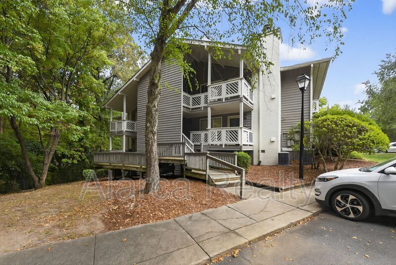 For Rent: 7425 Ashfield Ct Charlotte NC 28226 property image