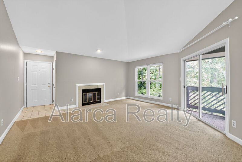 For Rent: 7425 Ashfield Ct Charlotte NC 28226 property image