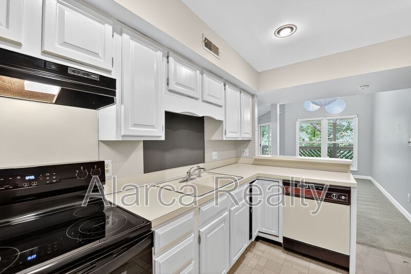 For Rent: 7425 Ashfield Ct Charlotte NC 28226 property image