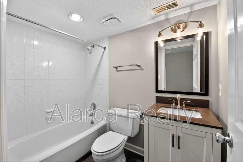 For Rent: 7425 Ashfield Ct Charlotte NC 28226 property image