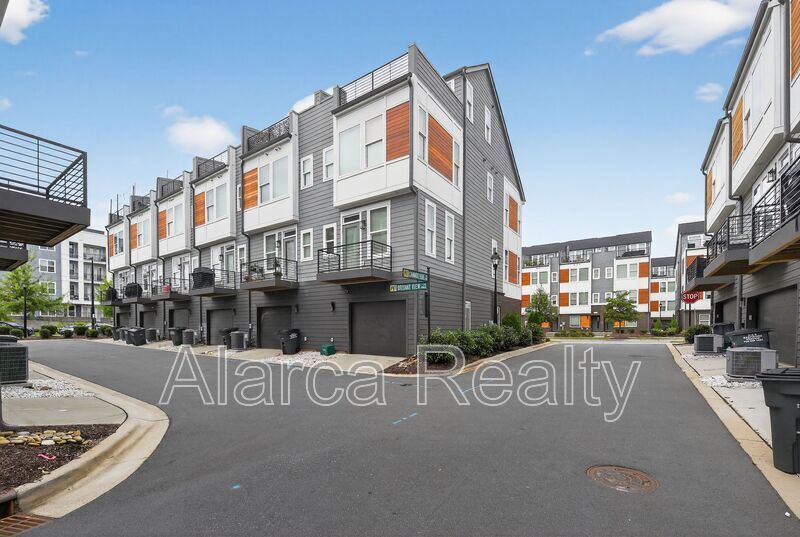 For Rent: 2123 Bryant Park Dr Charlotte NC 28208 property image