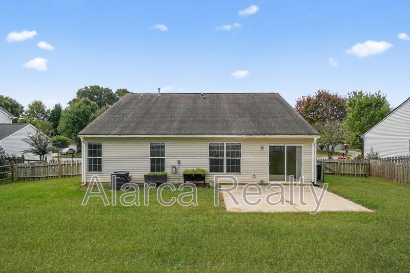 For Rent: 154 Pleasant Grove Ln Mooresville NC 28115 property image