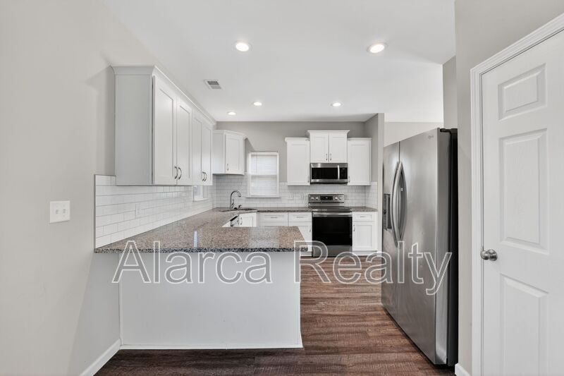 For Rent: 425 Centerfield Dr Charlotte NC 28214 property image