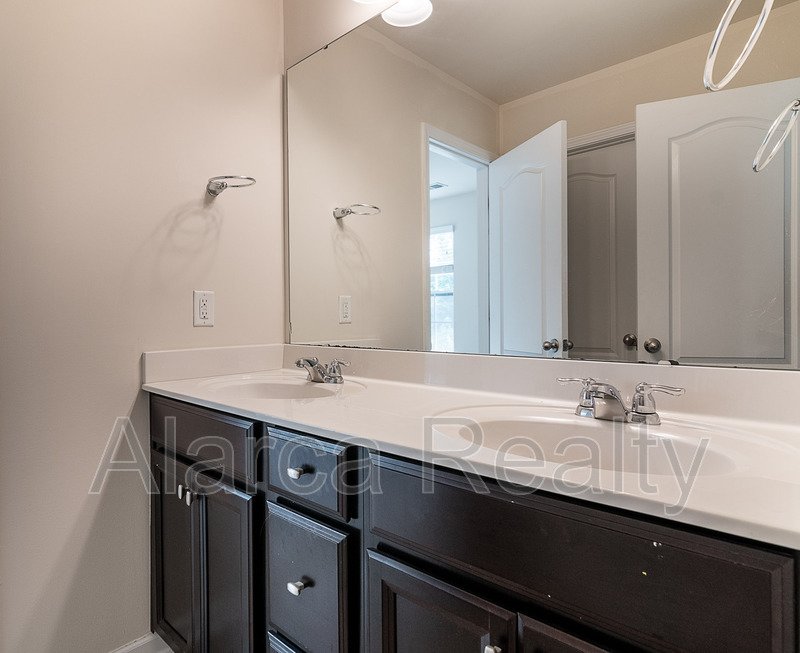 For Rent: 127 Blossom Ridge Dr Mooresville NC 28117 property image