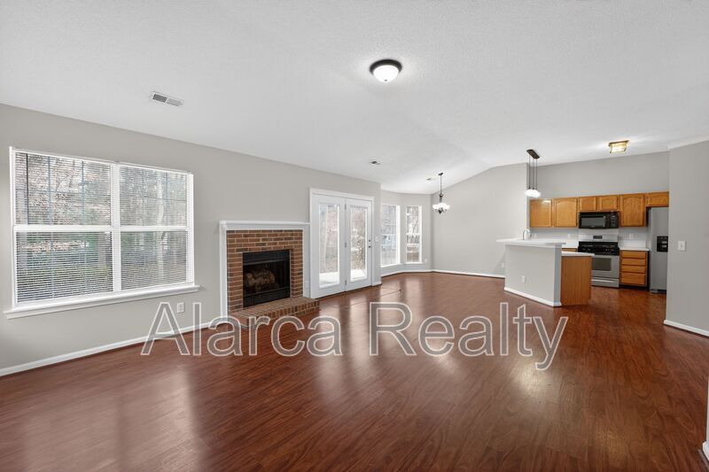 For Rent: 11025 Scrimshaw Ln Charlotte NC 28215 property image