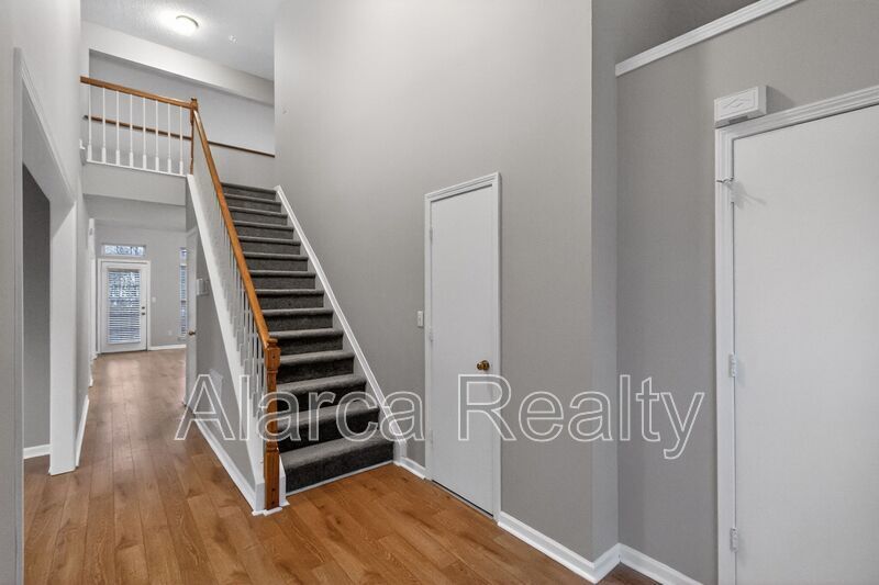 For Rent: 8619 Warwick Crest Ln Charlotte NC 28215 property image