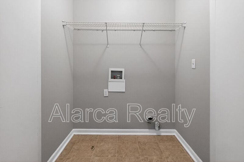 For Rent: 8619 Warwick Crest Ln Charlotte NC 28215 property image