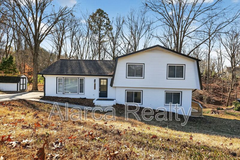 For Rent: 301 Dollar Cir Charlotte NC 28270 property image