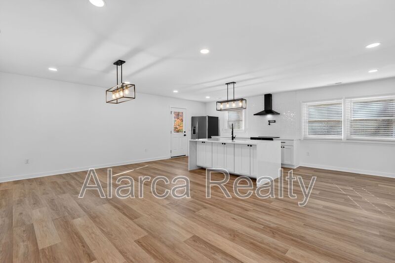 For Rent: 301 Dollar Cir Charlotte NC 28270 property image