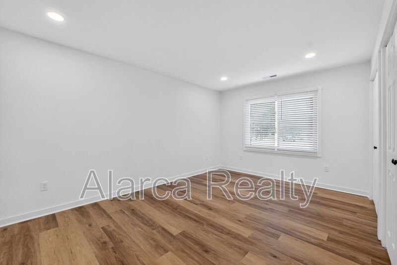 For Rent: 301 Dollar Cir Charlotte NC 28270 property image