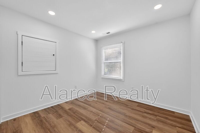 For Rent: 301 Dollar Cir Charlotte NC 28270 property image