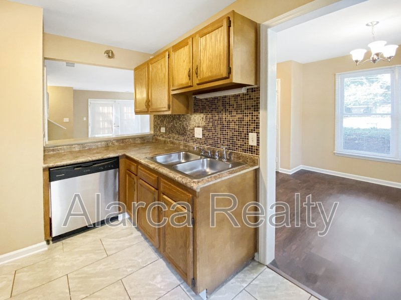 For Rent: 3134 Driftwood Dr Apt B property image