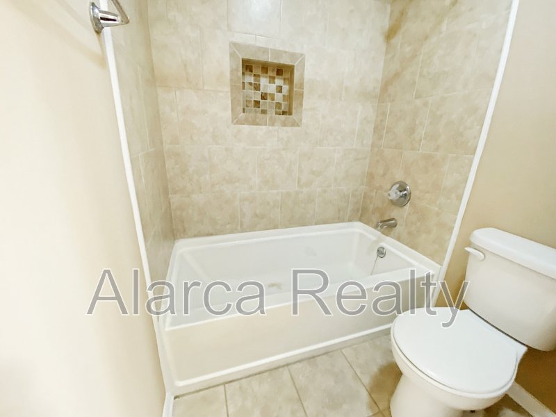 For Rent: 3134 Driftwood Dr Apt B property image