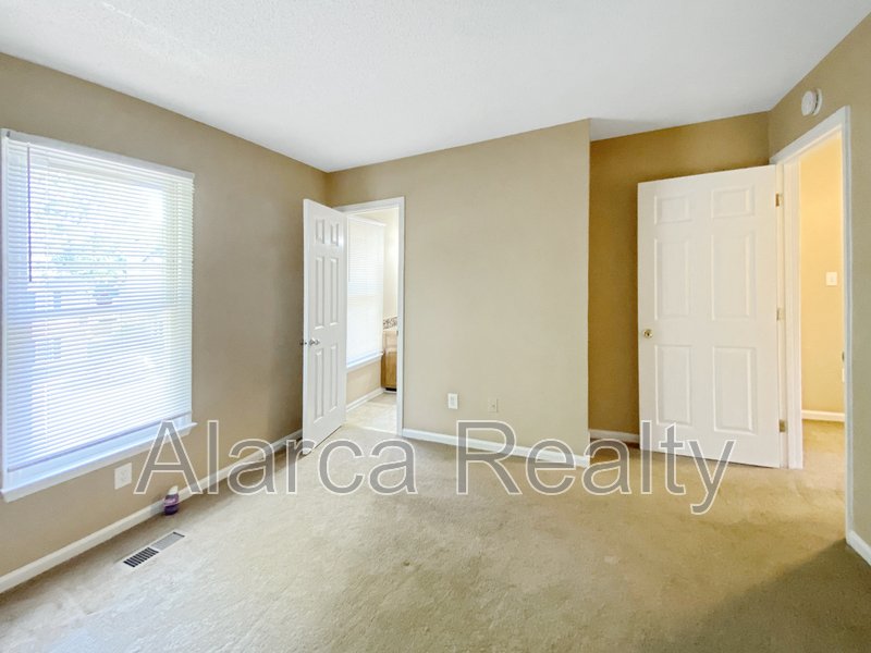 For Rent: 3134 Driftwood Dr Apt B property image