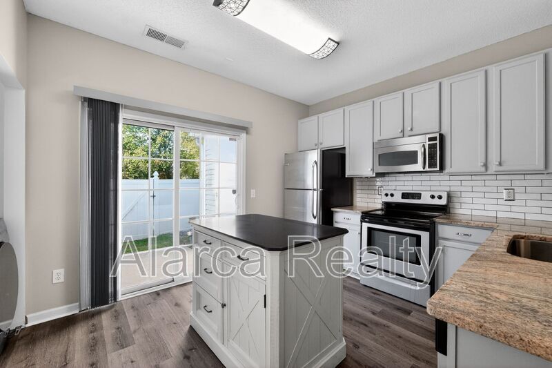 For Rent: 2817 Summergrove Ct, Matthews, NC 28105 property image