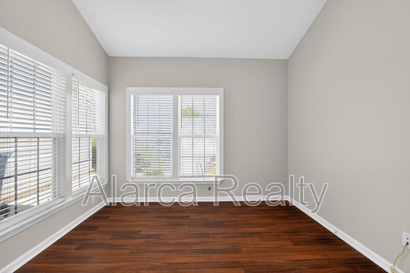 For Rent: 4903 Sunburst Ln Charlotte NC 28213 property image