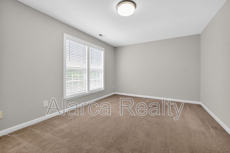 For Rent: 4903 Sunburst Ln Charlotte NC 28213 property image