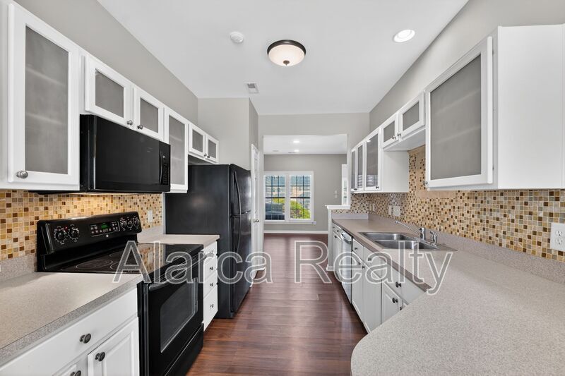 For Rent: 4903 Sunburst Ln Charlotte NC 28213 property image