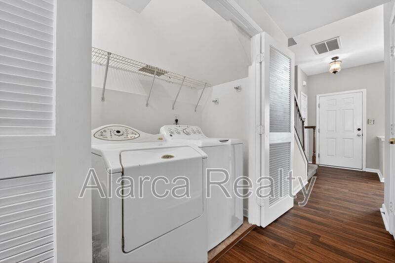 For Rent: 4903 Sunburst Ln Charlotte NC 28213 property image