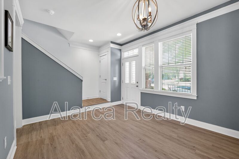 For Rent: 330 Davidson Gateway Dr Davidson NC 28036 property image