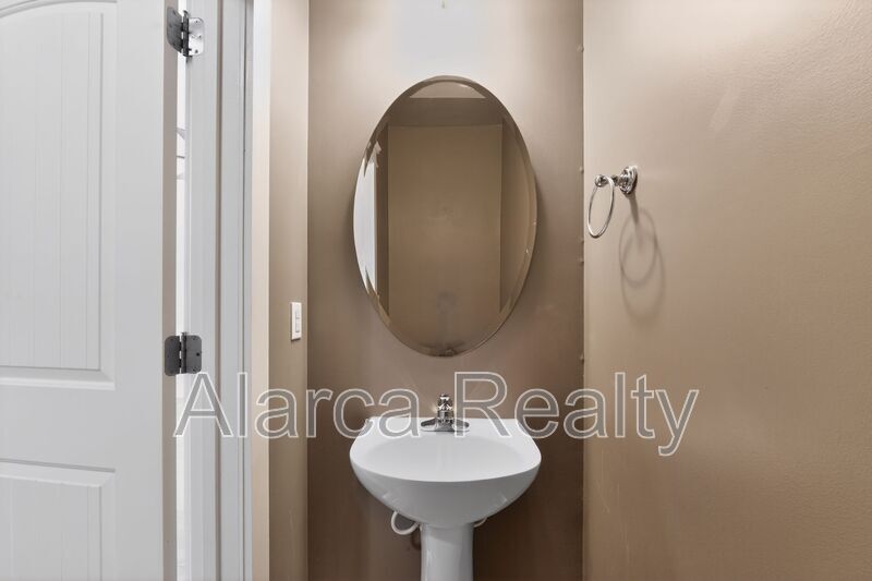 For Rent: 330 Davidson Gateway Dr Davidson NC 28036 property image