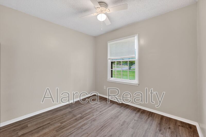 For Rent: 4201 Carlyle Dr Charlotte NC 28208 property image