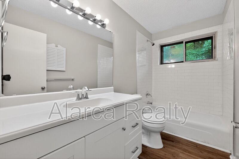 For Rent: 4201 Carlyle Dr Charlotte NC 28208 property image